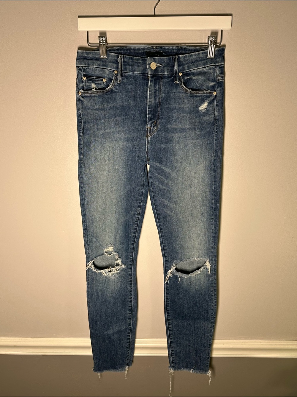 MOTHER High Waisted Looker Ankle Fray Jeans Size 26